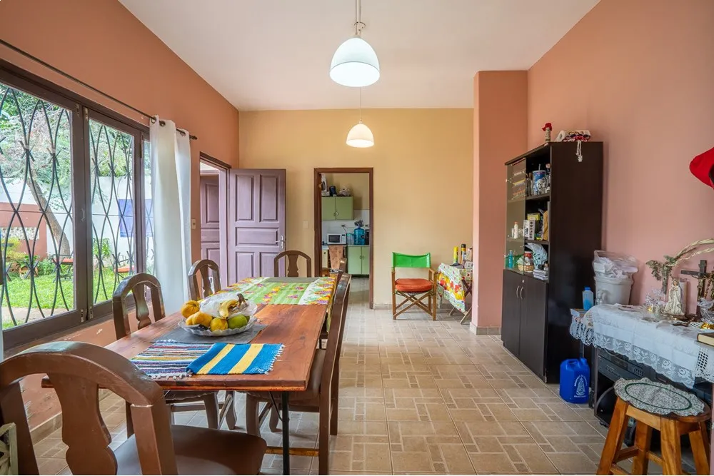 En Venta Casa en el Corazón de Barrio Mburucuya con Piscina — foto 3
