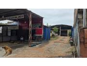 VENDO IMPORTANTE PROPIEDAD COMERCIAL EN LAMBARE