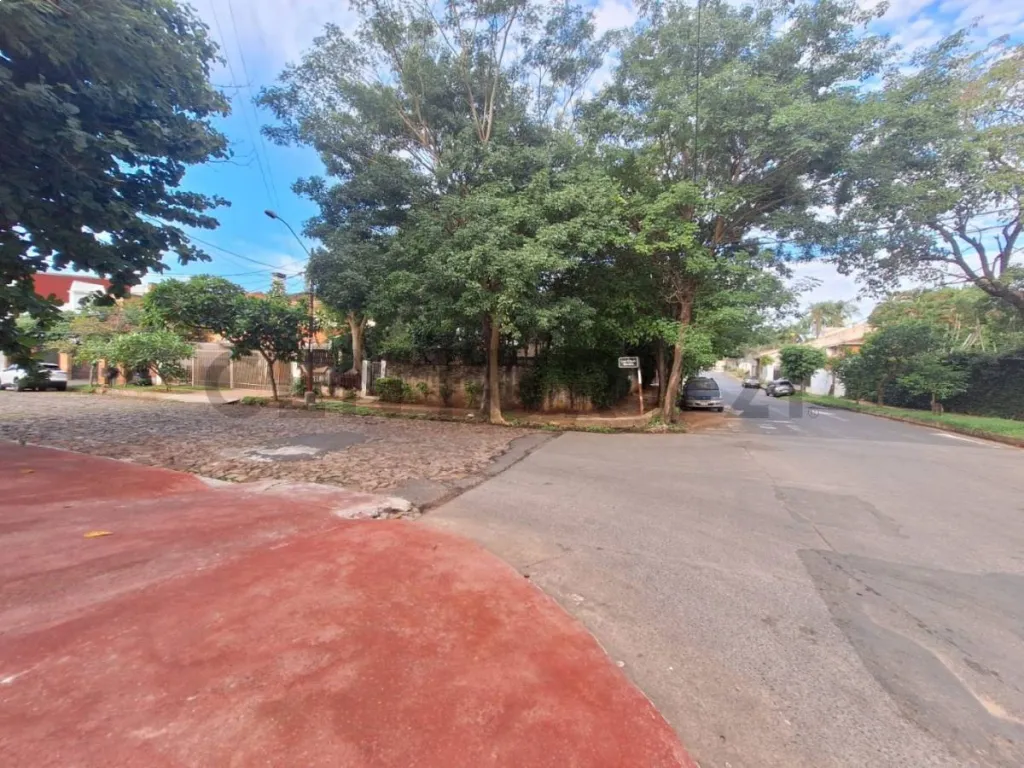 Vendo Importante Esquina en Barrio los Laureles — photo 2
