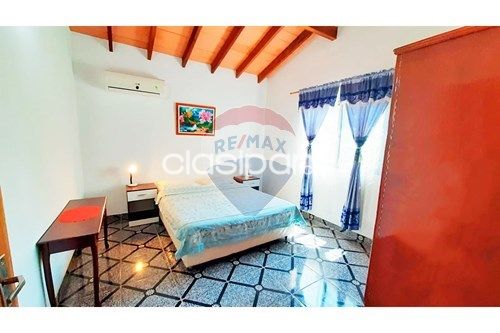 Casas - Casa en Venta en Central Aregua