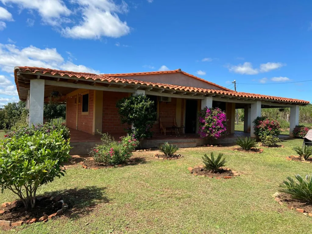 4 HA, HERMOSA CASA QUINTA EN ARROYOS Y ESTEROS — foto 2