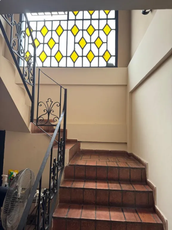 Vendo casa en Barrio Jara de 4 dormitorios + consultorio independiente — фото 3