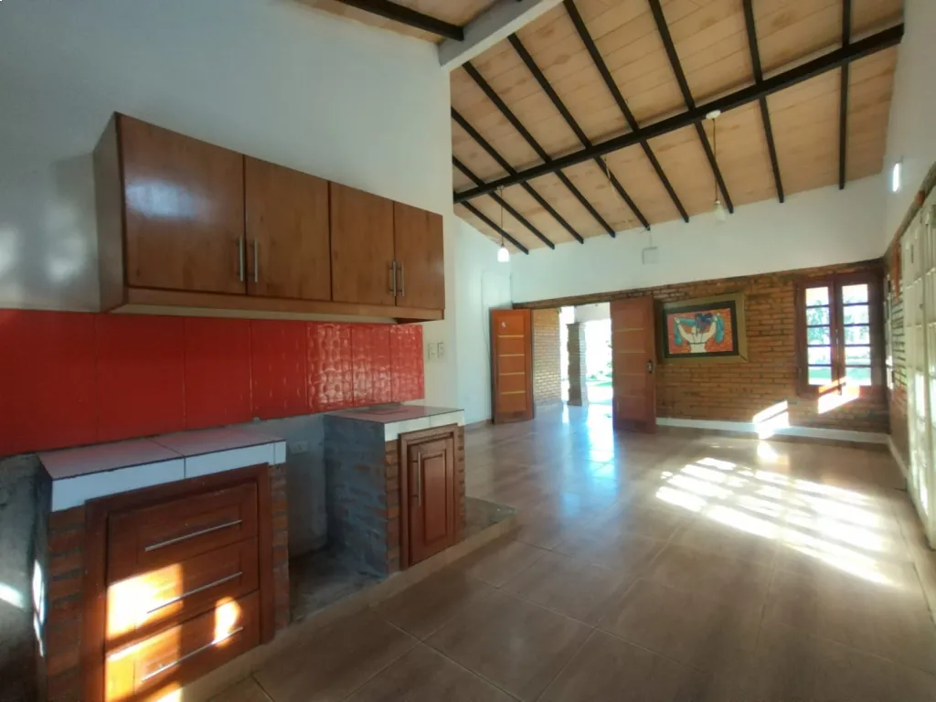 Vendo casa de dos dormitorios con 1508 metros de terreno en Itaugua — фото 3