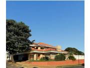 VENDO HERMOSA RESIDENCIA EN EL BARRIO MARISCAL LOPEZ