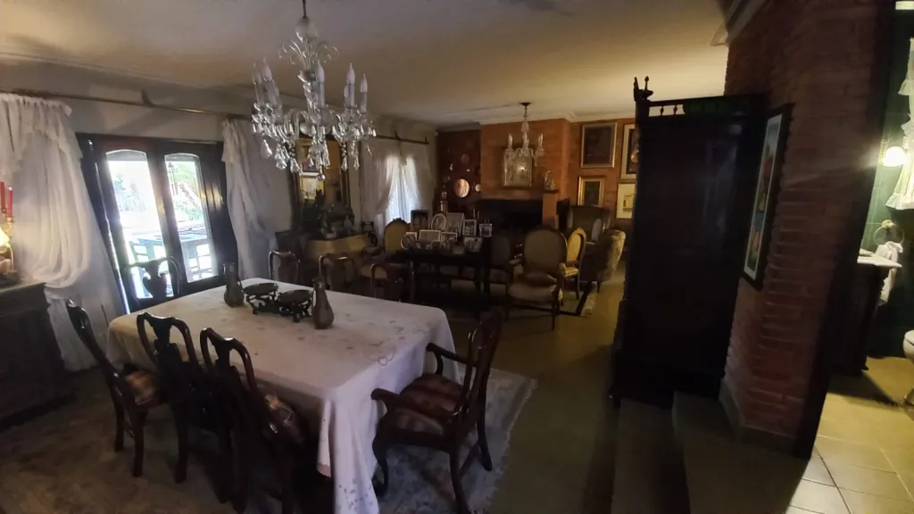LAS MERCEDES: 500M2, CASA EN VENTA, GRANDES AMBIENTES, 3 DORMITORIOS, JARDÍN, PISCINA. — foto 3