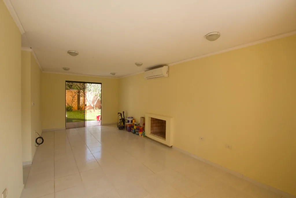 VENDO CASA EN LUQUE ZONA CONMEBOL EN CONDOMINIO COD 4994 — foto 2