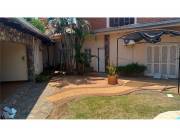 VENDO CASA AMPLIA EN ASUNCIÓN