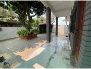 ALQUILER casa de 6 dormitorios, zona León Condu, Barrio Mariscal López