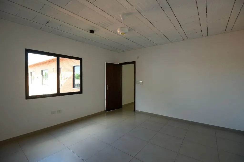 VENDO DUPLEX A ESTRENAR EN LUQUE ZONA RAKIURA COD 5392 — foto 3