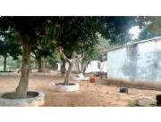 OFERTO AMPLIO TERRENO CON CASA EN ITAUGUA-Bº LAURELTY