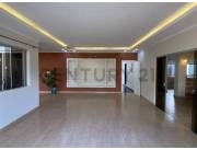 Alquilo Casa Moderna de 3 Niveles | Semi Amoblada