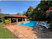 Exclusiva residencia amoblada en Venta. Zona centro de Aregua