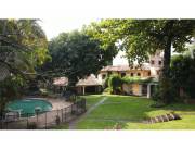 VENDO CASA EN BARRIO JARA CON AMPLIO TERRENO