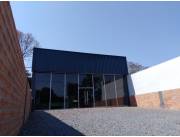 Alquilo salón comercial en Villa Elisa