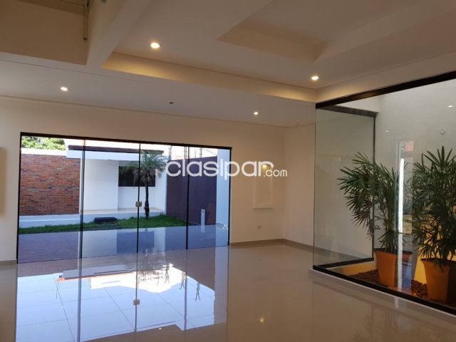 ALQUILO MODERNO DUPLEX CON 3 SUITES EN LUQUE ZONA CONMEBOL