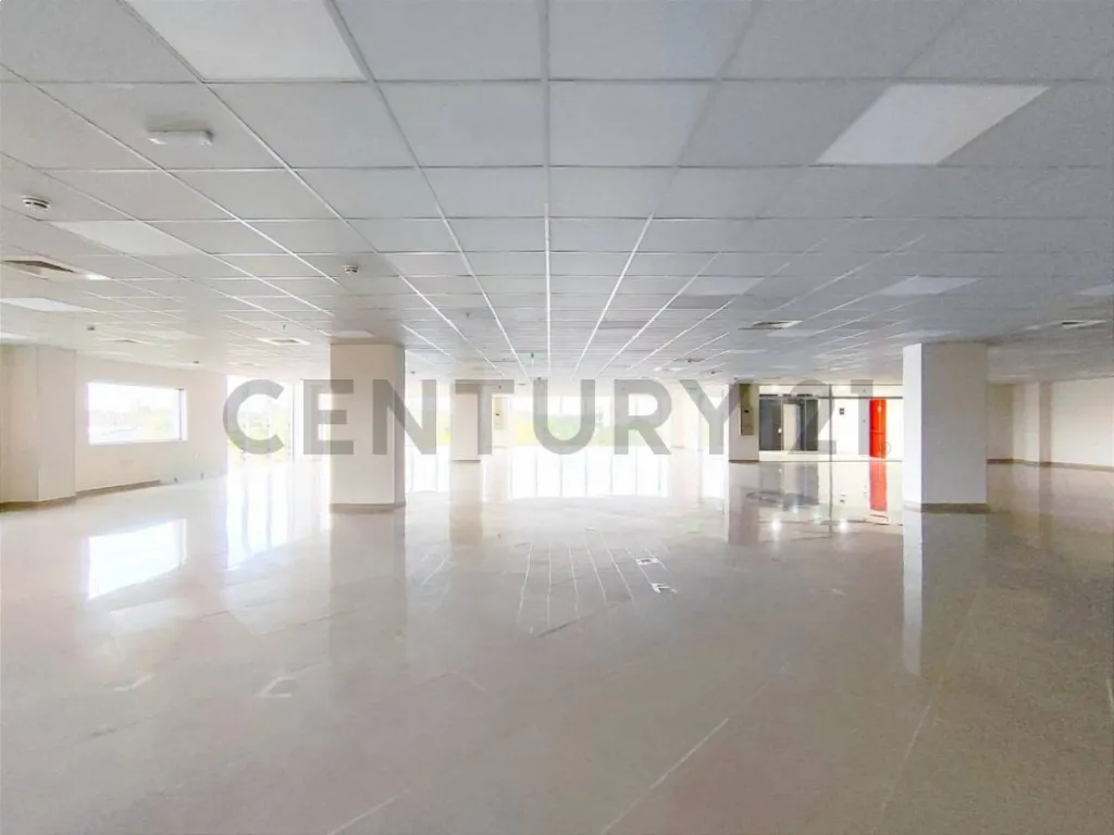 ALQUILO OFICINA CORPORATIVA-ZONA VILLA MORRA — Foto 3