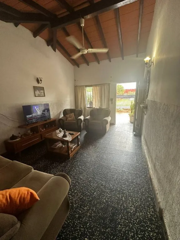 En venta Casa en Villa Adela cuarto Barrio de la ciudad de Luque — foto 3