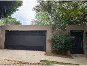 MBURUCUYÁ: OPORTUNIDAD! 400 m2, RESIDENCIA MODERNA, 3 DORMIT, JARDÍN, PISCINA, 360.000 USD