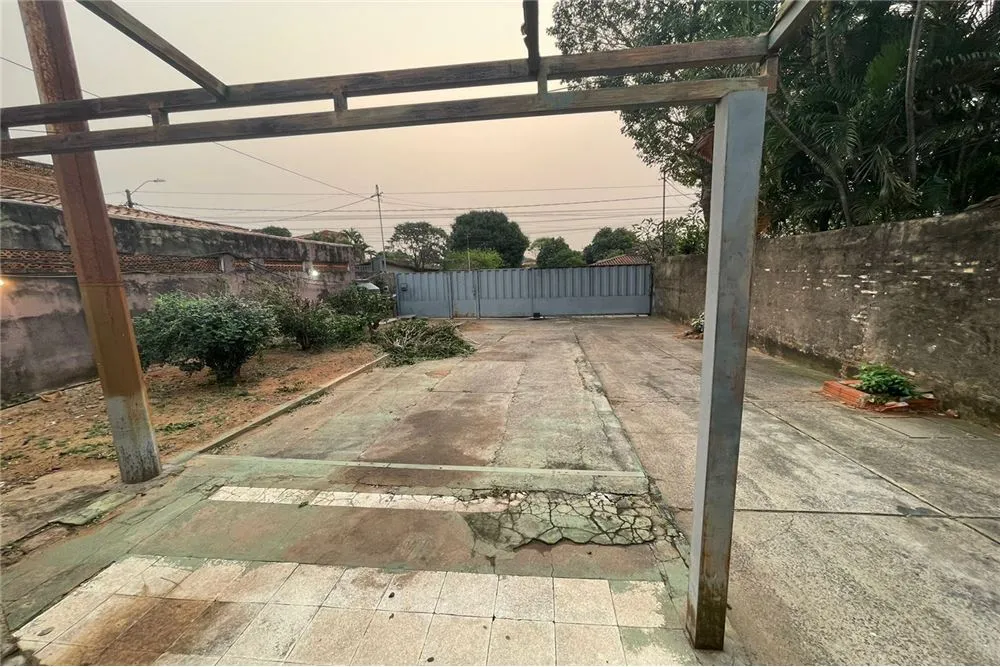 Alquilo chalet para oficina en Asunción, Barrio Los Laureles. — Foto 2