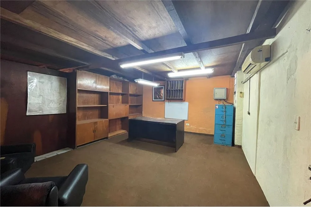 Alquilo chalet para oficina en Asunción, Barrio Los Laureles. — Foto 3