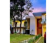 VENDO RESIDENCIA DE LUJO EN BARRIO CERRADO SURUBI´I