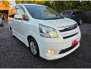 Toyota New Noah 2009 cho