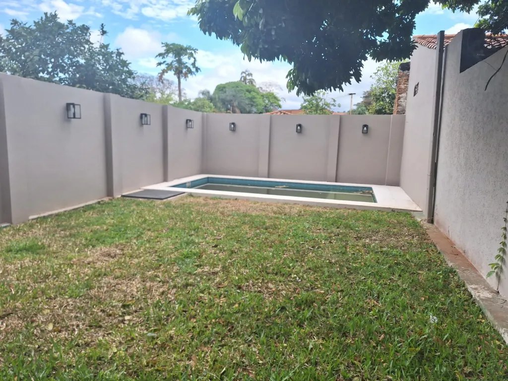 CASA EN VENTA EN ASUNCIÓN, ZONA COLEGIO SIL — foto 3