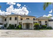 RESIDENCIA PREMIUM CON LA PRIVACIDAD QUE SOLAMENTE EL CONDOMINIO VILLA MBURUCUYÁ PUEDE OF