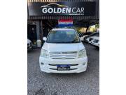 Toyota Noah año 2005