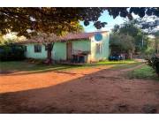 VENDO TERRENO CON CASA EN LUQUE BARRIO LAURELTY
