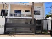 Duplex con piscina detrás de la Conmebol