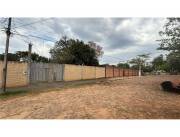 VENDO TERRENO CON AMPLIO FRENTE EN FERNANDO DE LA MORA