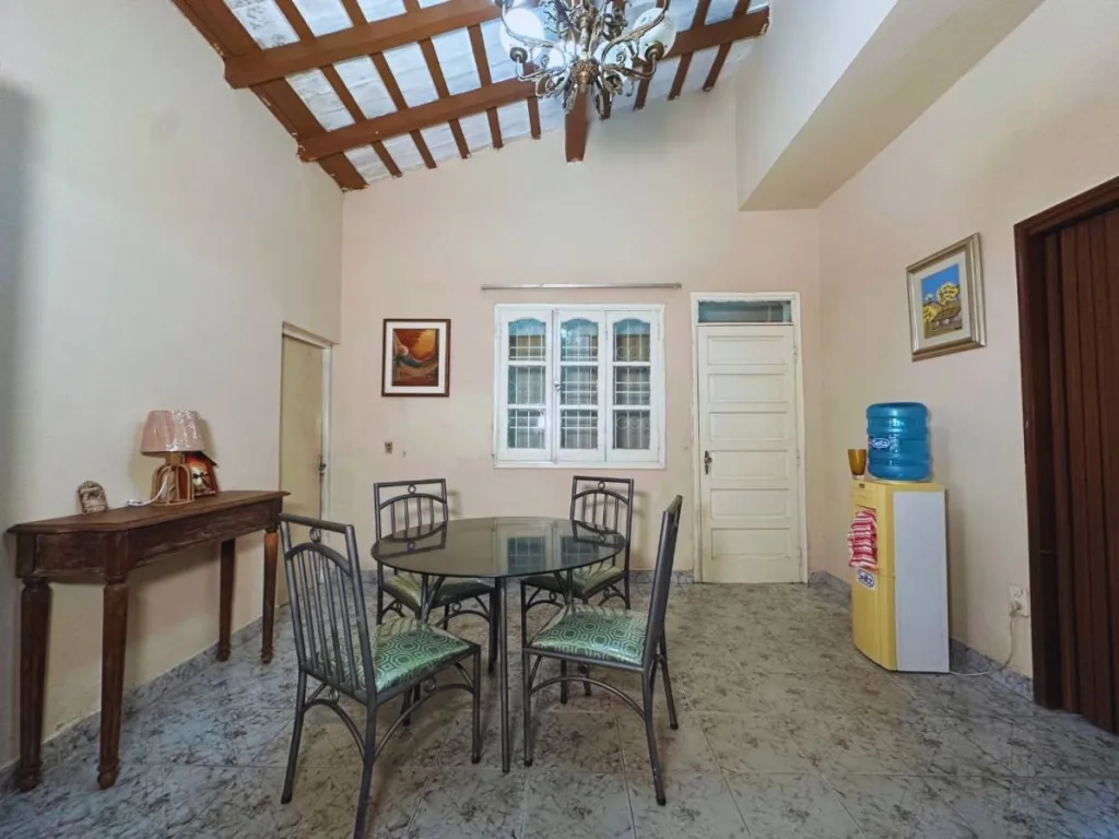 VENDO CASA DE 5 DORMITORIOS EN BARRIO BERNARDINO CABALLERO — foto 3