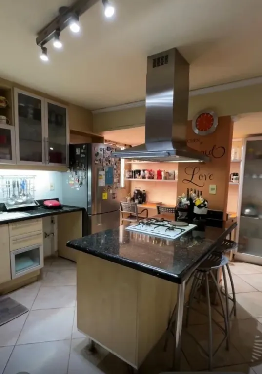 Se vende Casa de 5 Dormitorios en barrio Recoleta — foto 3