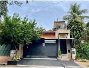 VENDO HERMOSO CHALET DE 4 DORMITORIOS EN BARRIO LAS MERCEDES, UBICACIÓN PRIVILEGIADA!!!