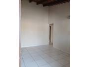 Alquilo casa independiente en Mariano Roque Alonso zona shopping Mariano