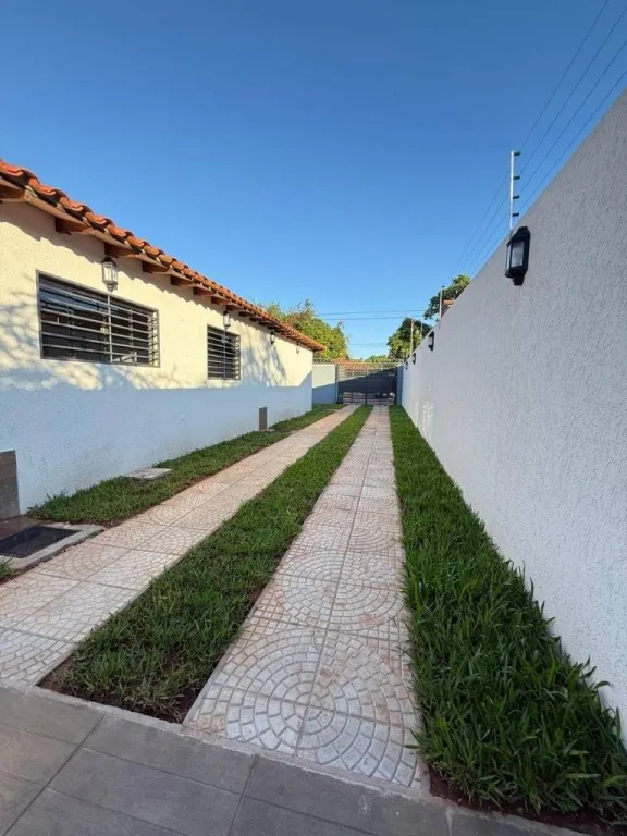 VENDO HERMOSA CASA COMPLETAMENTE REFACCIONADA A NUEVA, EN LUQUE ZONA PALACIO DE JUSTICIA — foto 3