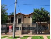 ALQUILO DUPLEX 3 DORM. - ZONA ITA ENRAMADA, LAMBARÉ (CÓD. 157)