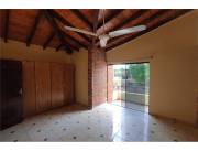 VENDO CASA + 2 DUPLEX PAREADOS-TERCER BARRIO-LUQUE A 300 MTRS DE GUILLERMO LEOZEN ESQUINA