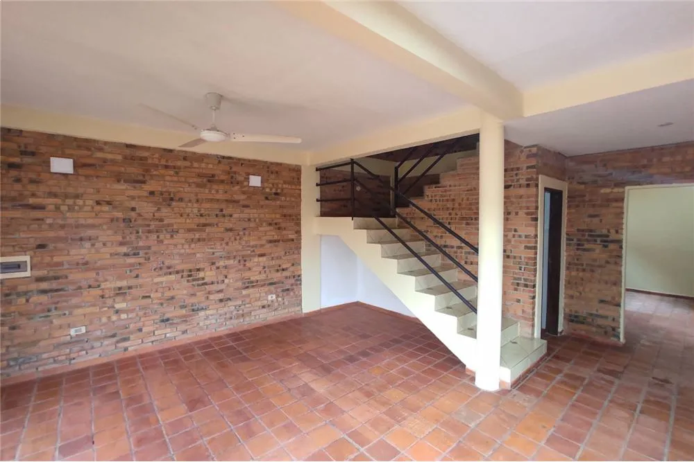 VENDO CASA + 2 DUPLEX PAREADOS-TERCER BARRIO-LUQUE A 300 MTRS DE GUILLERMO LEOZEN ESQUINA — foto 3