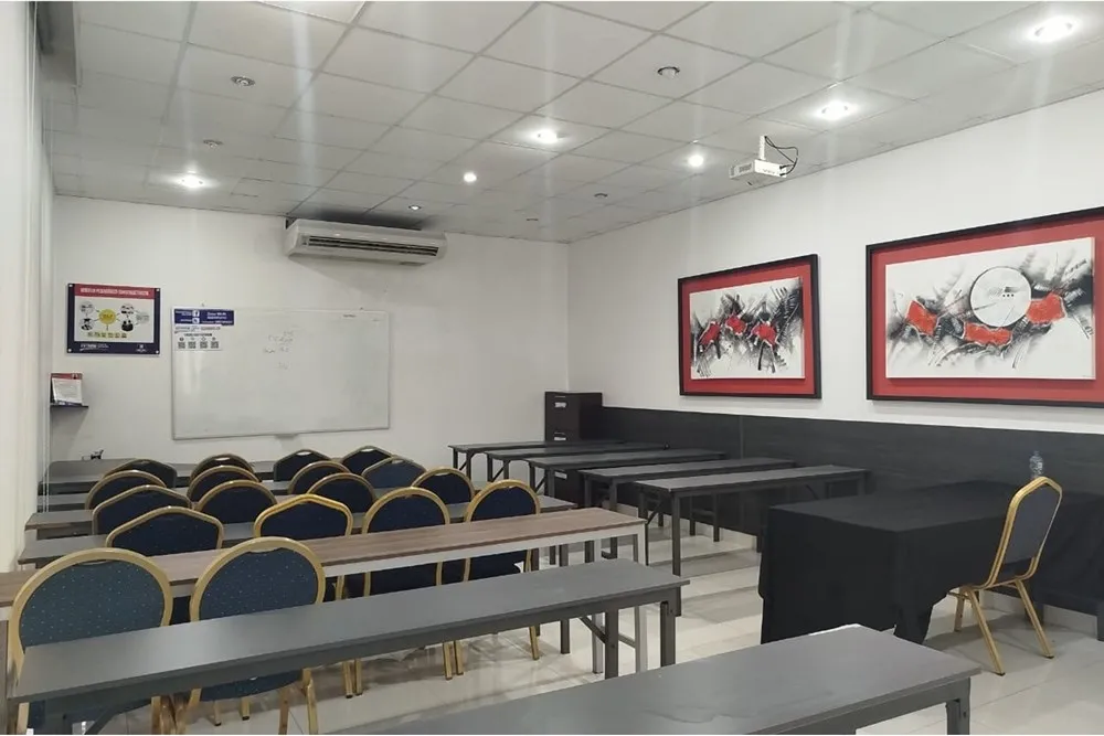 Oportunidad Única de Alquiler! Edificio ideal para Centro Educativo en Ycuá Satí — фото 2