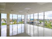 alquilo Oficina de 132 m2 en Villamorra