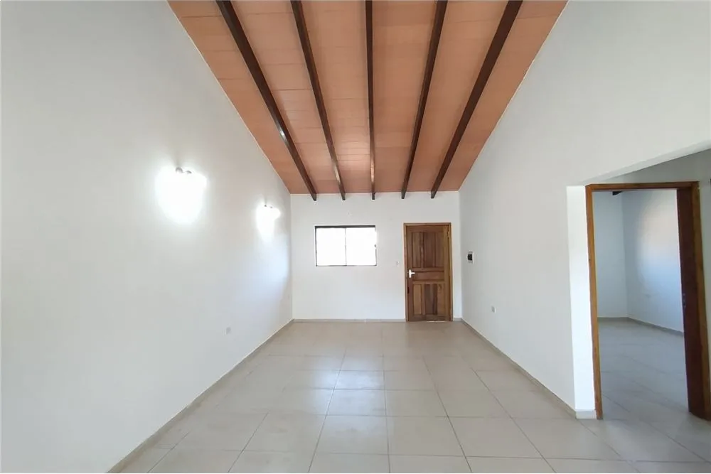 Chalet - Venta - San Lorenzo, Paraguay 345,000,000 ₲ 47,868.40 $ ID: 143036126-17 Córdob — foto 3