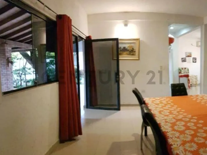 Vivienda de 2 niveles situada en Villa Elisa,en zona residencial consolidada. — foto 2