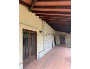 VENDO AMPLIA CASA DE 4 HABITACIONES