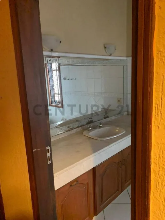 VENDO AMPLIA CASA DE 4 HABITACIONES — foto 2