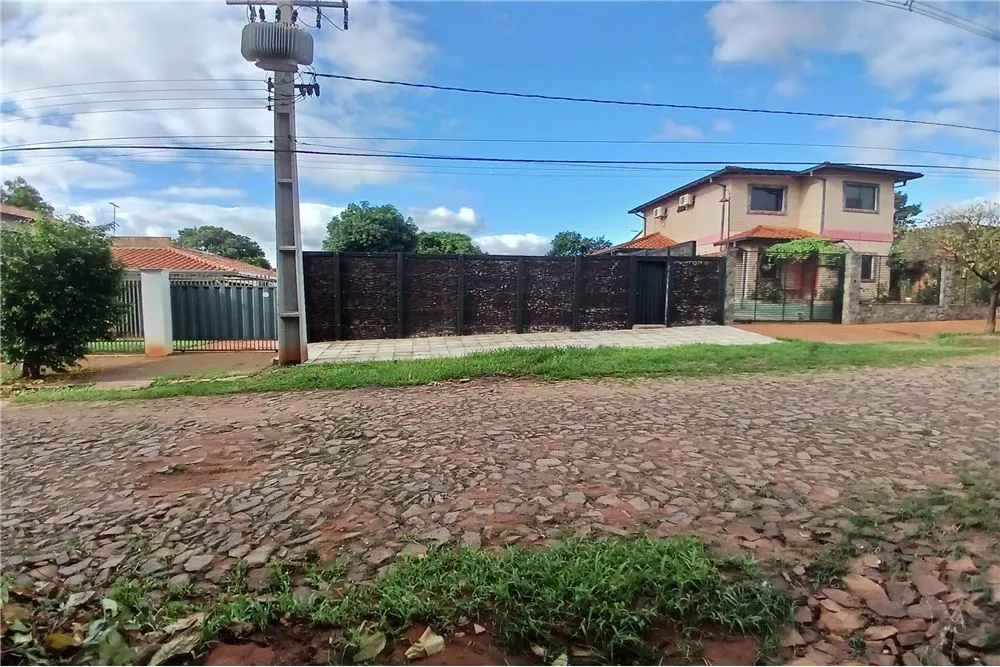 Terreno amurallado en zona Hospital de Villa Elisa — foto 2