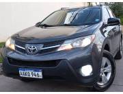 VENDO TOYOTA RAV4 IMPORTADO AÑO 2013 MOTOR 2.0 NAFTERO AUTOM A.A MANDOS AL VOLANTE LLANTAS