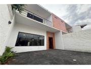 VENDO DUPLEX CON PISCINA EN FERNANDO NORTE