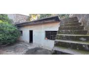EN VENTA CASA A REFACCIONAR EN FERNANDO DE LA MORA ZONA SUR